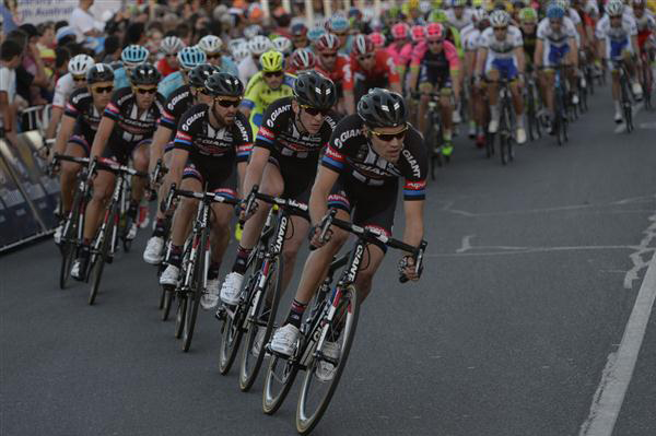 Tom Dumoulin leads the pack